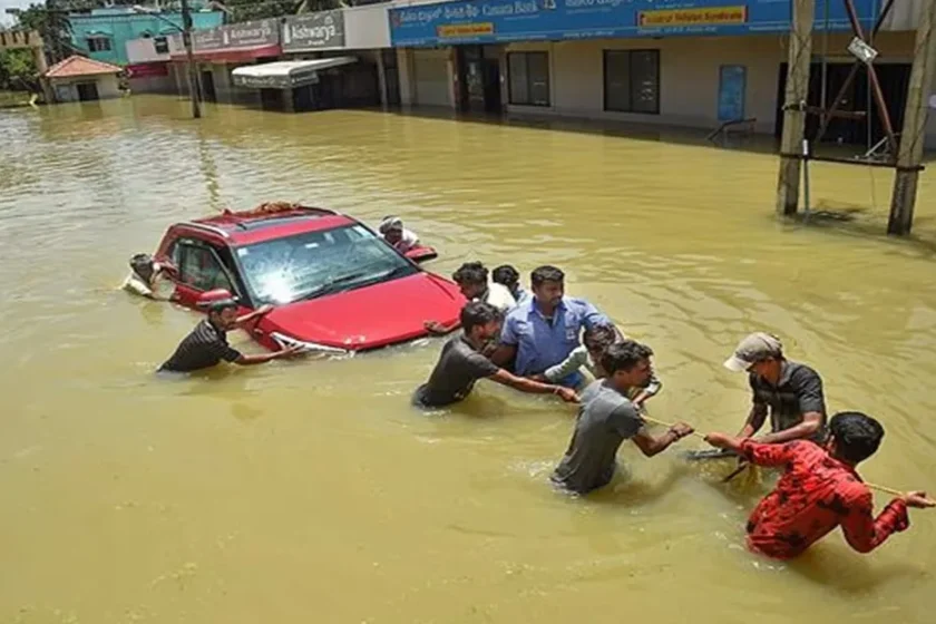 Torrential Rain in Bengaluru Causes Havoc: Viral Video Shows Flooded Apartment Complex, Lives Lost