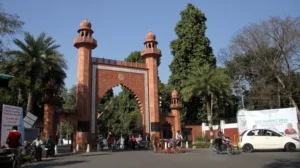 Supreme Court paves way to secure minority tag to Aligarh Muslim University